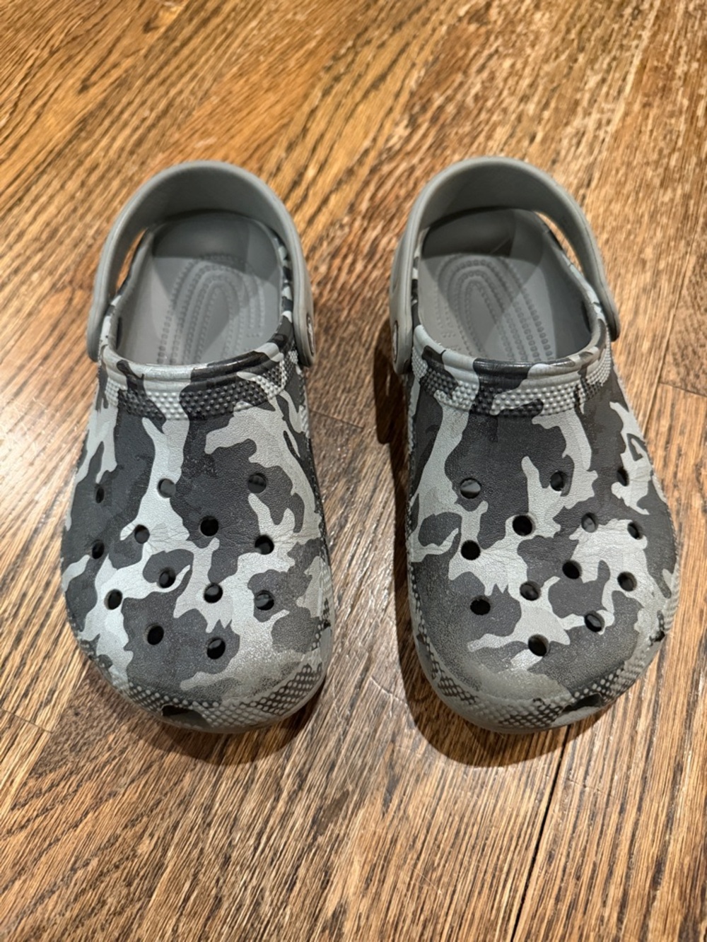 Kids Gray and Black Camouflage Crocs Size J2